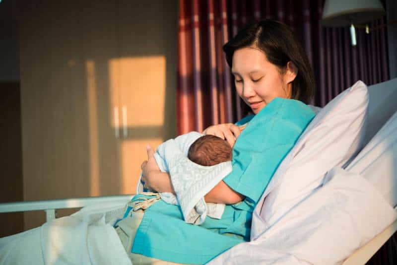 How to Prepare for Breastfeeding: 5 Ways the Hospital Might Sabotage your Breastfeeding Efforts