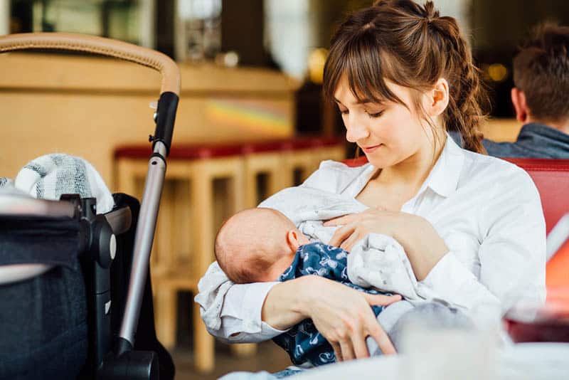 Breastfeeding Hacks: 8 Things Every New Mom Needs To Know 