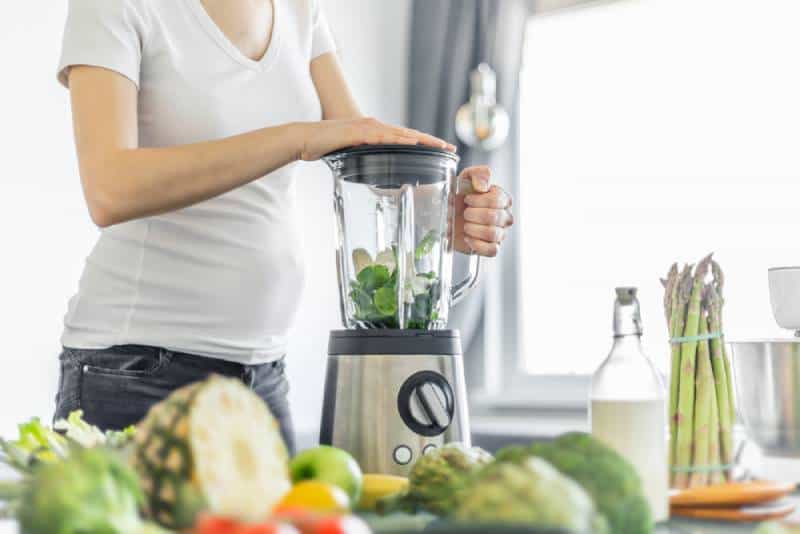 Pregnancy Smoothies: 7 Nutrient-Packed Smoothie Recipes 