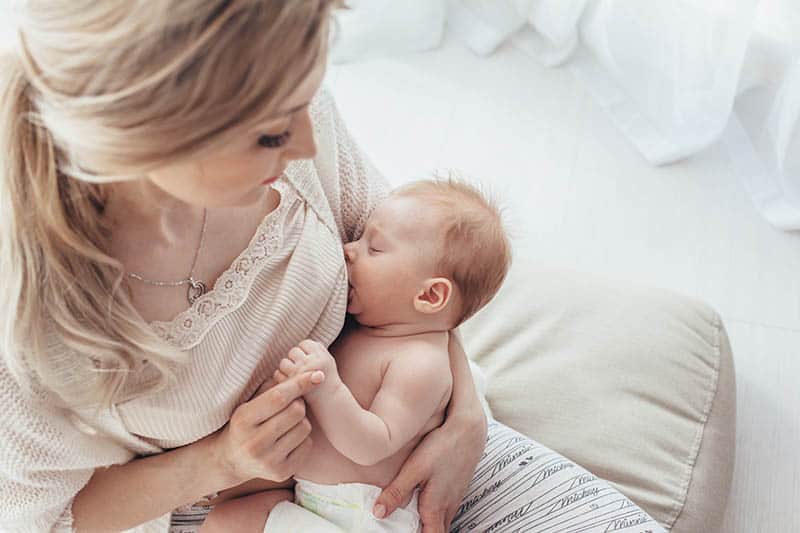 Breastfeeding Essentials: 8 Lifesavers For New Moms