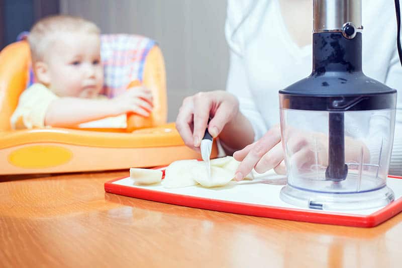 making baby food with blender