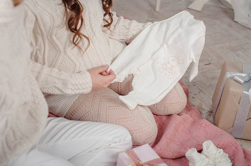 Pregnancy Outfits For Winter:
