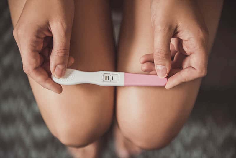pregnancy test on toilet 