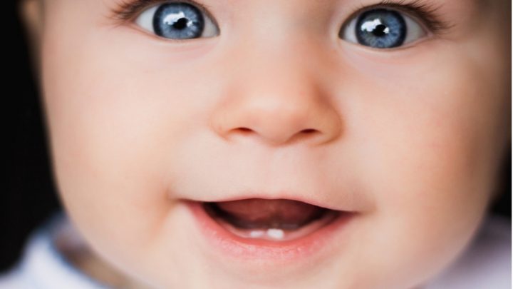 Baby Hair Growth Milestones – When Do Babies Grow Eyebrows?