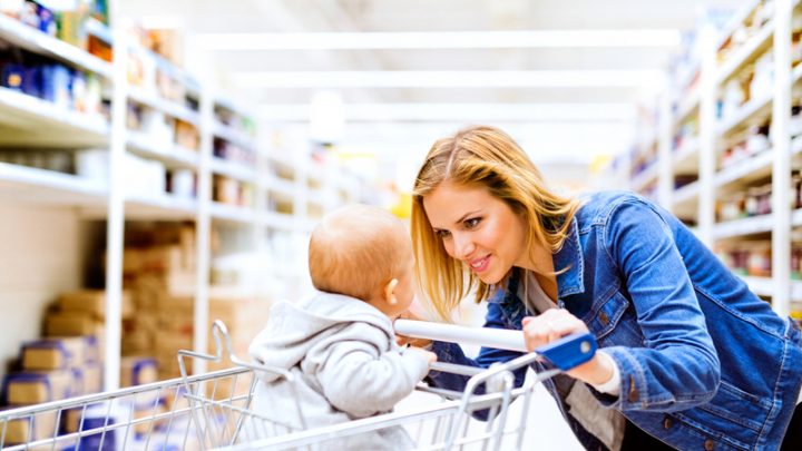 5 Tips For How To Grocery Shop With A Baby For The First Time