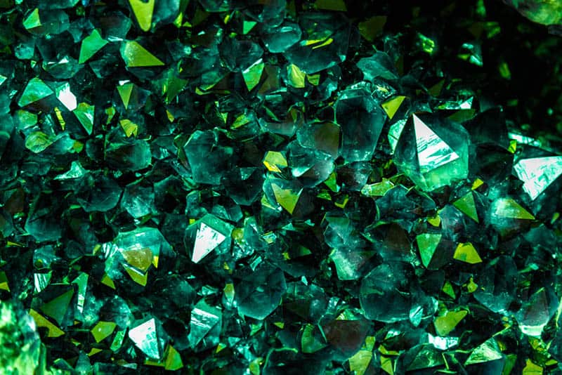 emerald mineral crystals in the natural environment