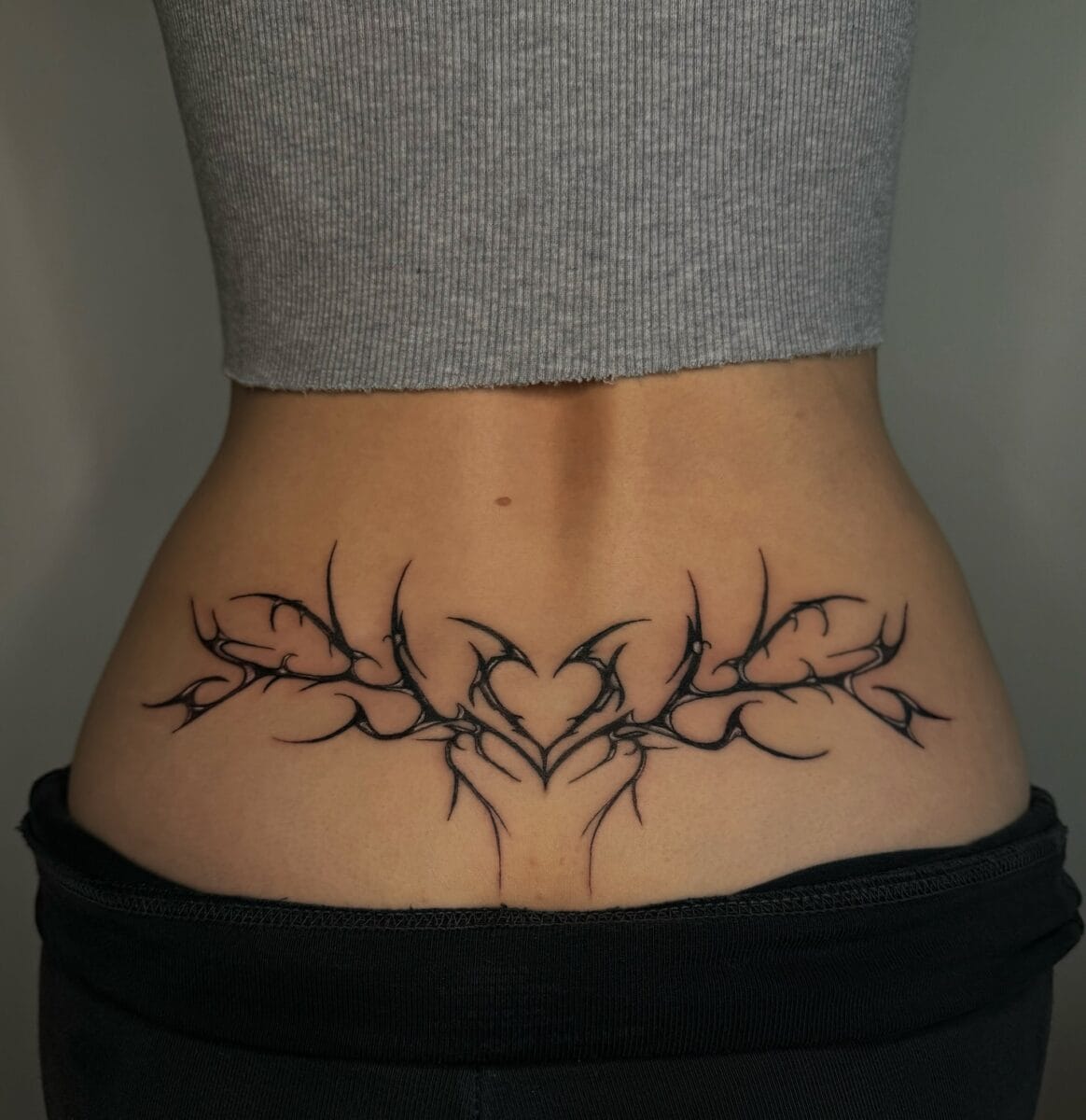 38 Beautiful Back Tattoo Ideas for Sophisticated Women Demanding Elegance